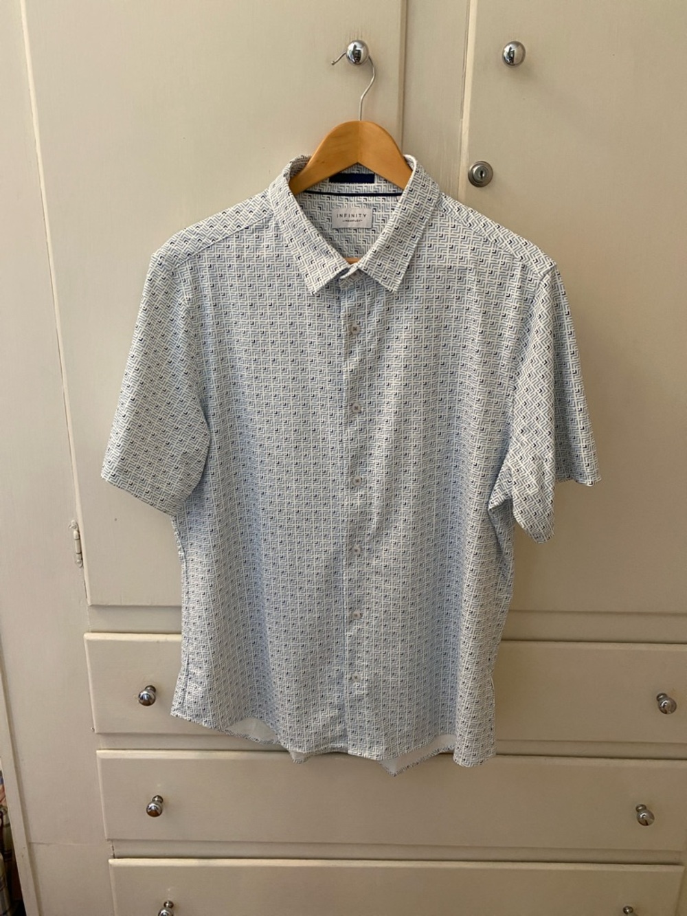 Infinity Linearflex Blue White Men’s Short Sleeve Collared Shirt Size Large
